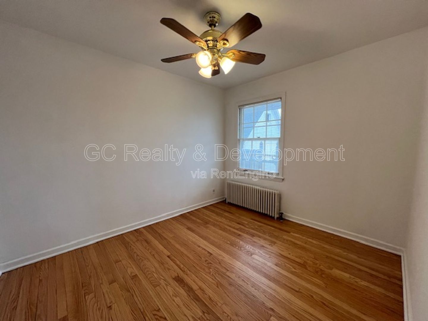 *** COMING SOON 4/15/26! / PRIME LOCATION - WALK TO DOWNTOWN ST. CHARLES / 1BDRM - 1 BTH / FREE LAUNDRY ON SITE *** property image