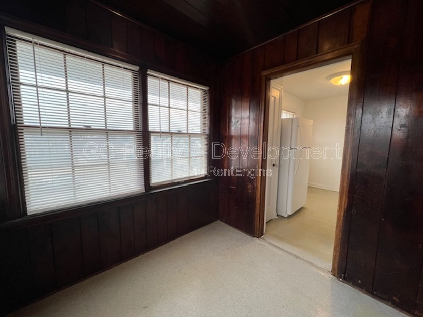 *** COMING SOON 4/15/26! / PRIME LOCATION - WALK TO DOWNTOWN ST. CHARLES / 1BDRM - 1 BTH / FREE LAUNDRY ON SITE *** property image