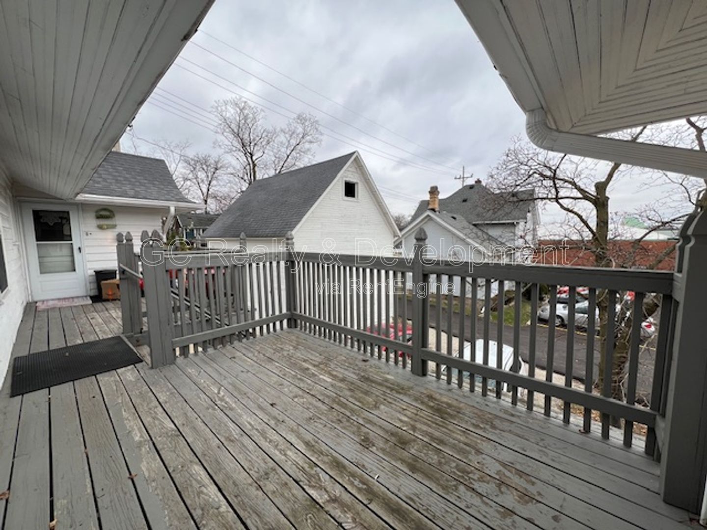 *** COMING SOON 4/15/26! / PRIME LOCATION - WALK TO DOWNTOWN ST. CHARLES / 1BDRM - 1 BTH / FREE LAUNDRY ON SITE *** property image