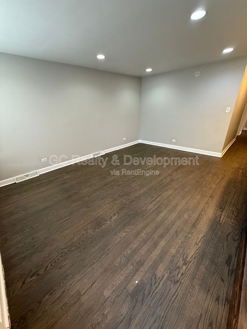 ***MODERN 3 BDRM - 1 BTH RANCH / GRANITE COUNTERS / PET FRIENDLY / 2 CAR GARAGE*** property image