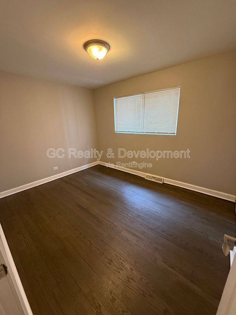 ***MODERN 3 BDRM - 1 BTH RANCH / GRANITE COUNTERS / PET FRIENDLY / 2 CAR GARAGE*** property image