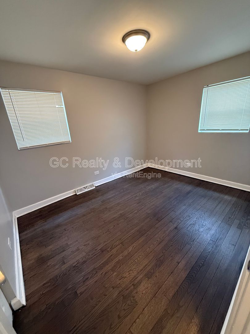 ***MODERN 3 BDRM - 1 BTH RANCH / GRANITE COUNTERS / PET FRIENDLY / 2 CAR GARAGE*** property image