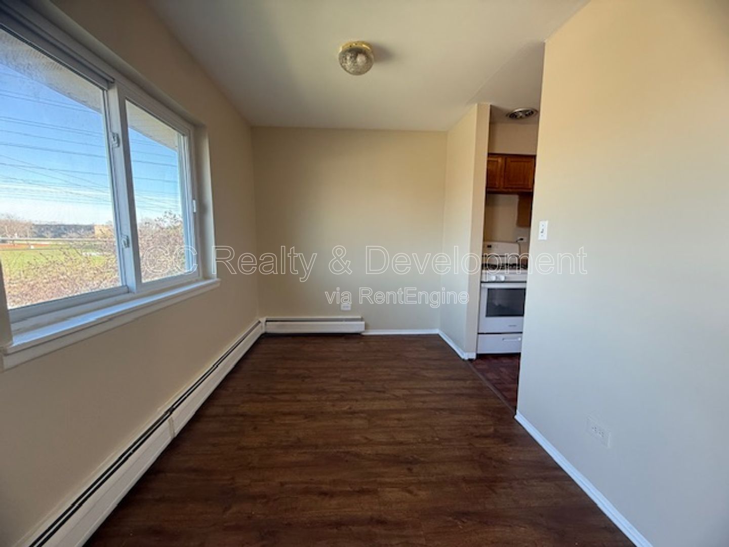 *** 1 BDRM / LAUNDRY ON SITE / PARKING INCL / ONLY PAY ELECTRIC *** property image