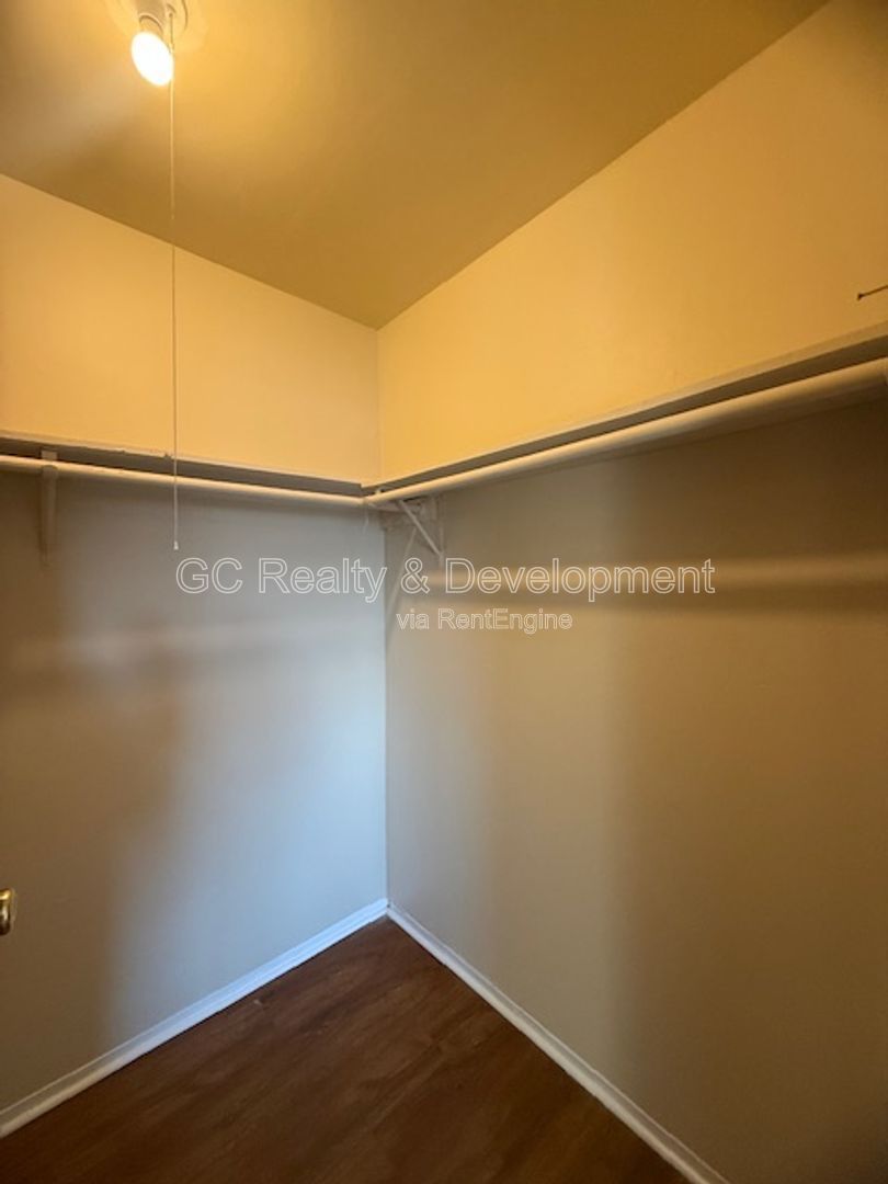 *** 1 BDRM / LAUNDRY ON SITE / PARKING INCL / ONLY PAY ELECTRIC *** property image