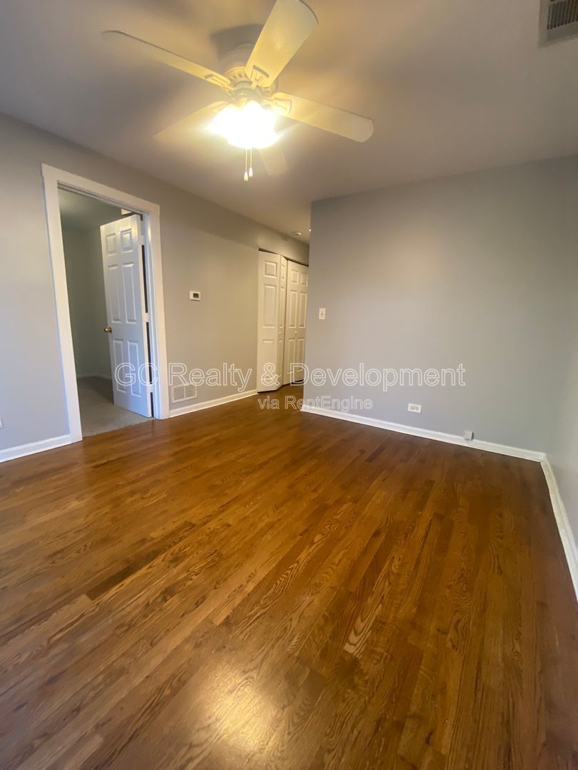 *** 2 BDRM - 1 BATH / IN UNIT LAUNDRY / CENTRAL AC / WALK TO STORE AND TRAIN *** property image