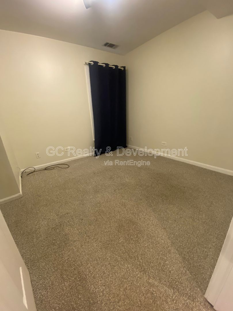 *** 2 BDRM - 1 BATH / IN UNIT LAUNDRY / CENTRAL AC / WALK TO STORE AND TRAIN *** property image