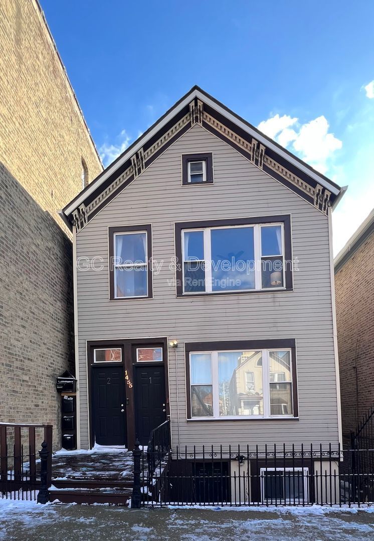 *** AVAIL 6/15/26 / BEAUTIFULLY UPDATED 2 BEDROOM / 1 BATH / STAINLESS STEEL APPL / CENTRAL AIR / W & D IN UNIT *** property image