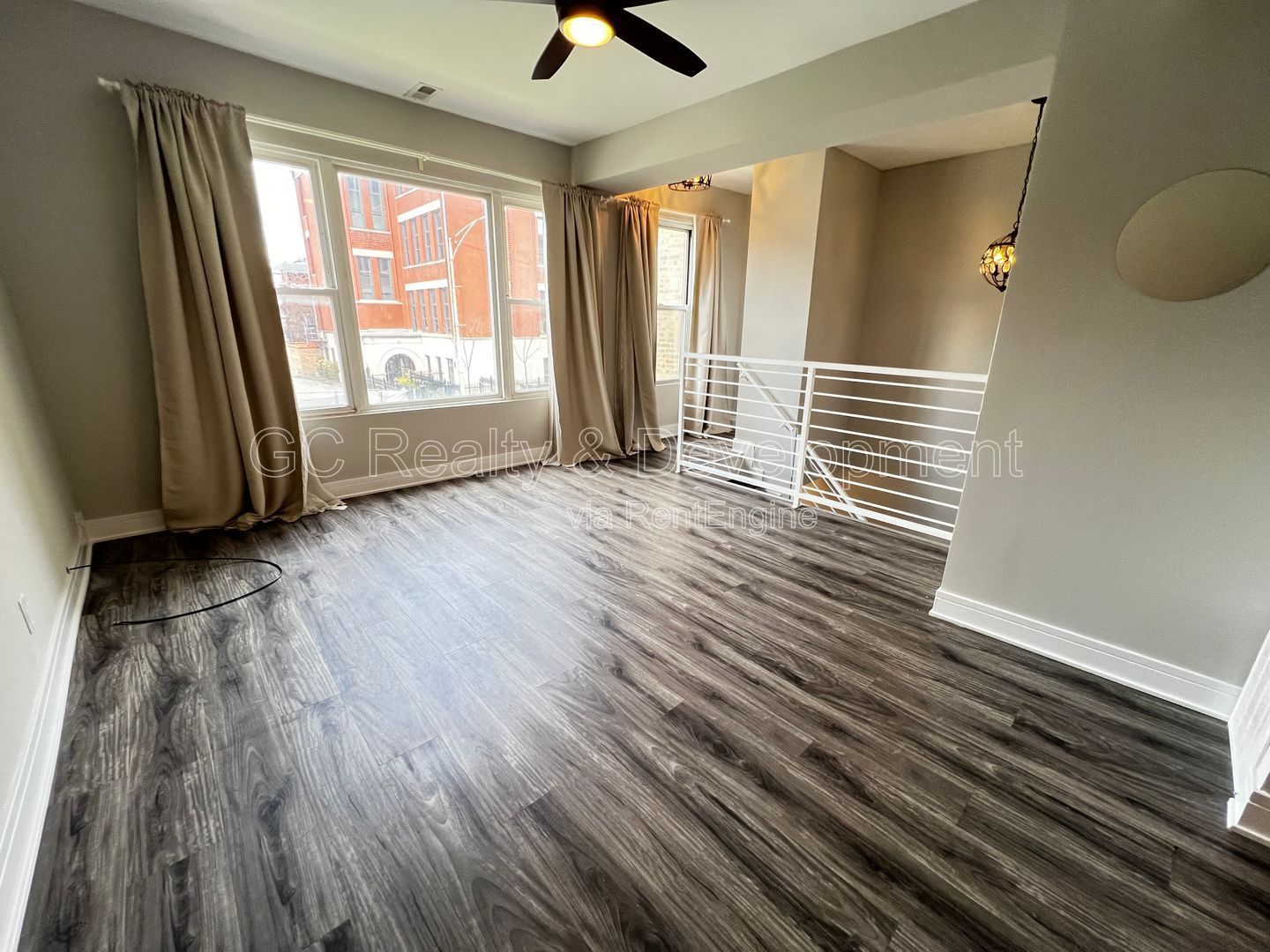 *** AVAIL 6/15/26 / BEAUTIFULLY UPDATED 2 BEDROOM / 1 BATH / STAINLESS STEEL APPL / CENTRAL AIR / W & D IN UNIT *** property image