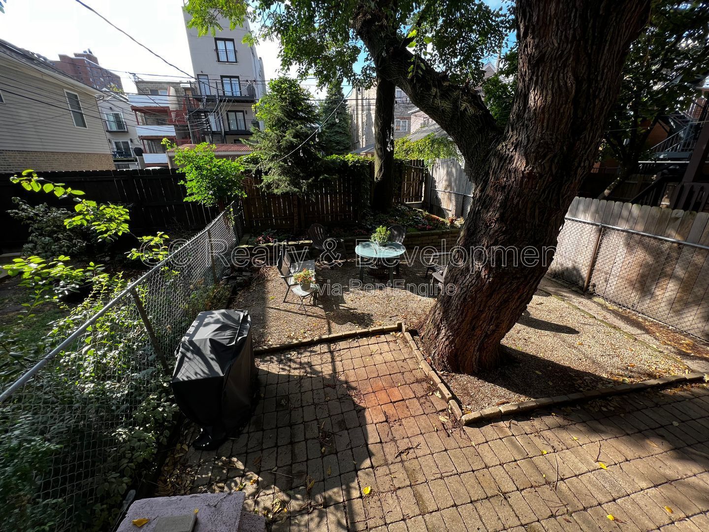 *** AVAIL 6/15/26 / BEAUTIFULLY UPDATED 2 BEDROOM / 1 BATH / STAINLESS STEEL APPL / CENTRAL AIR / W & D IN UNIT *** property image