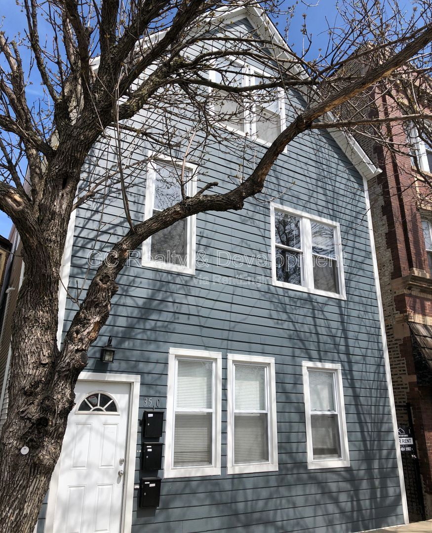 ***AVAIL 6/15/26 / CENTRAL AIR / 3 BDRM / 1 BTH / SS APPL INCLUDED / W&D IN UNIT / STREET PARKING  *** property image