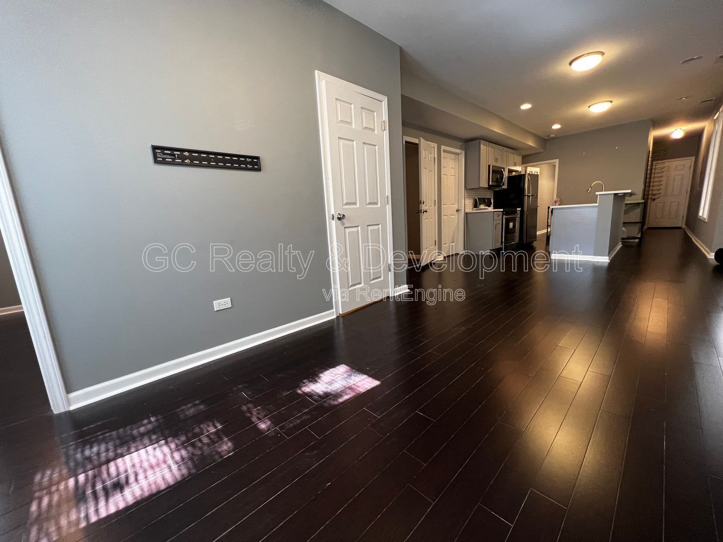***AVAIL 6/15/26 / CENTRAL AIR / 3 BDRM / 1 BTH / SS APPL INCLUDED / W&D IN UNIT / STREET PARKING  *** property image