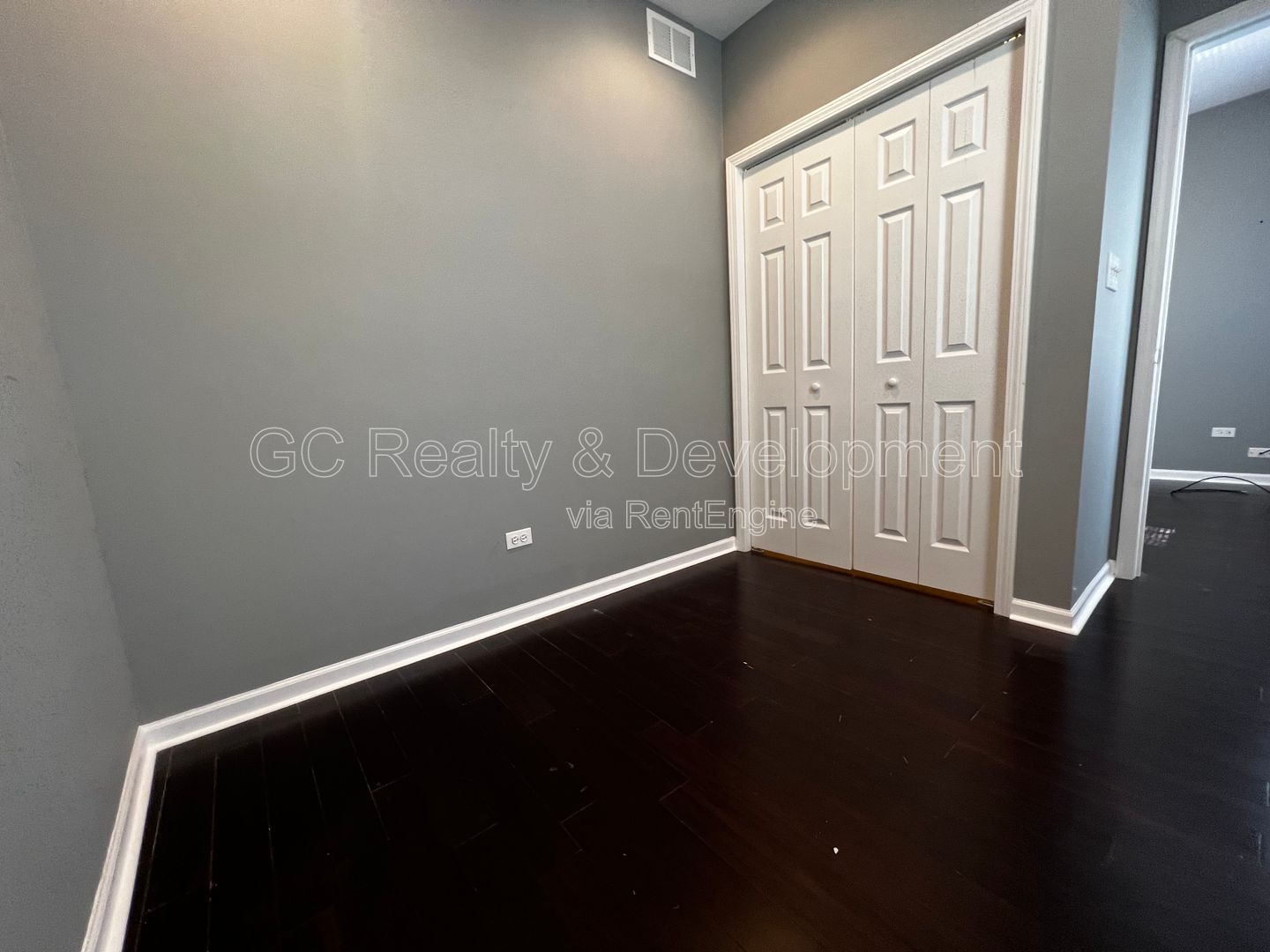 ***AVAIL 6/15/26 / CENTRAL AIR / 3 BDRM / 1 BTH / SS APPL INCLUDED / W&D IN UNIT / STREET PARKING  *** property image