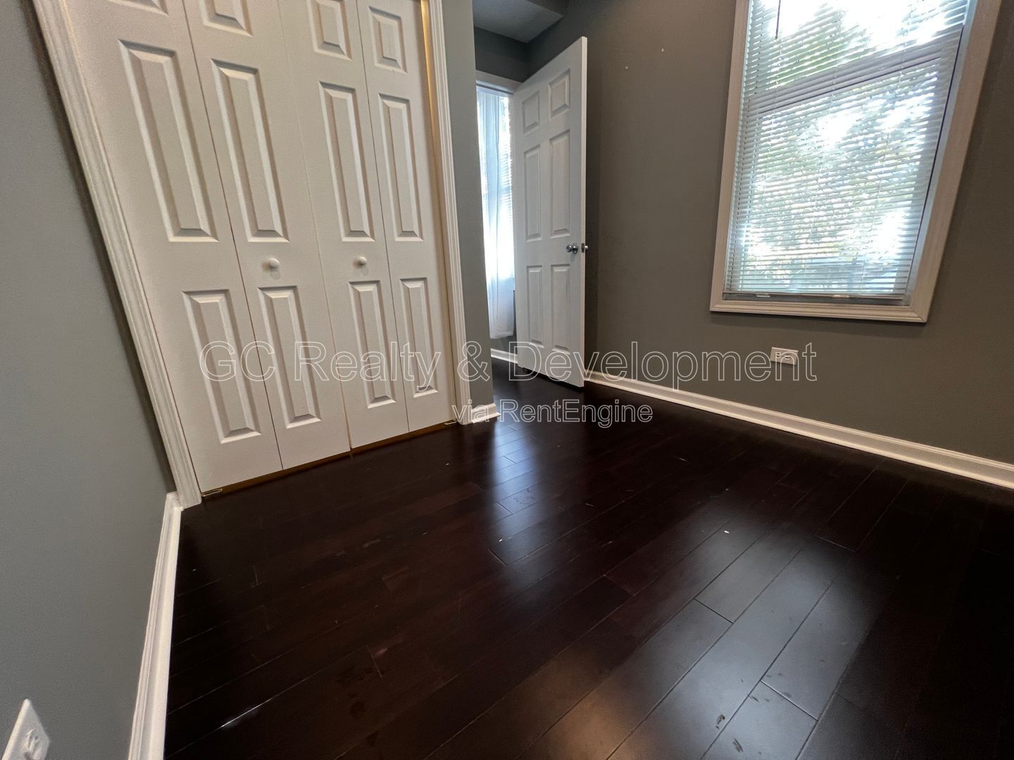 ***AVAIL 6/15/26 / CENTRAL AIR / 3 BDRM / 1 BTH / SS APPL INCLUDED / W&D IN UNIT / STREET PARKING  *** property image
