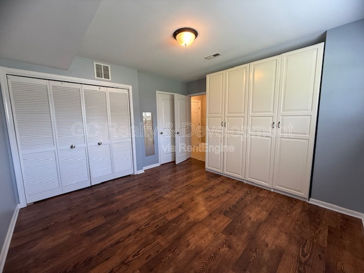 *** 3BR TOWNHOME + FINISHED BASEMENT / 2 CAR GARAGE / AMENITIES *** property image