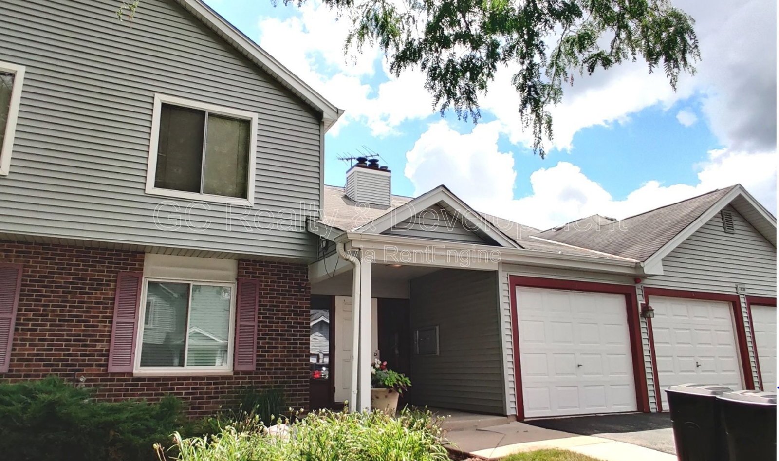 *** COMING SOON 5/15/26! / 2 BDRM - 2 BTH / SCHOOL DISTRICT 68 / 2ND FLOOR UNIT / PET FRIENDLY / ATTACHED GARAGE  *** property image