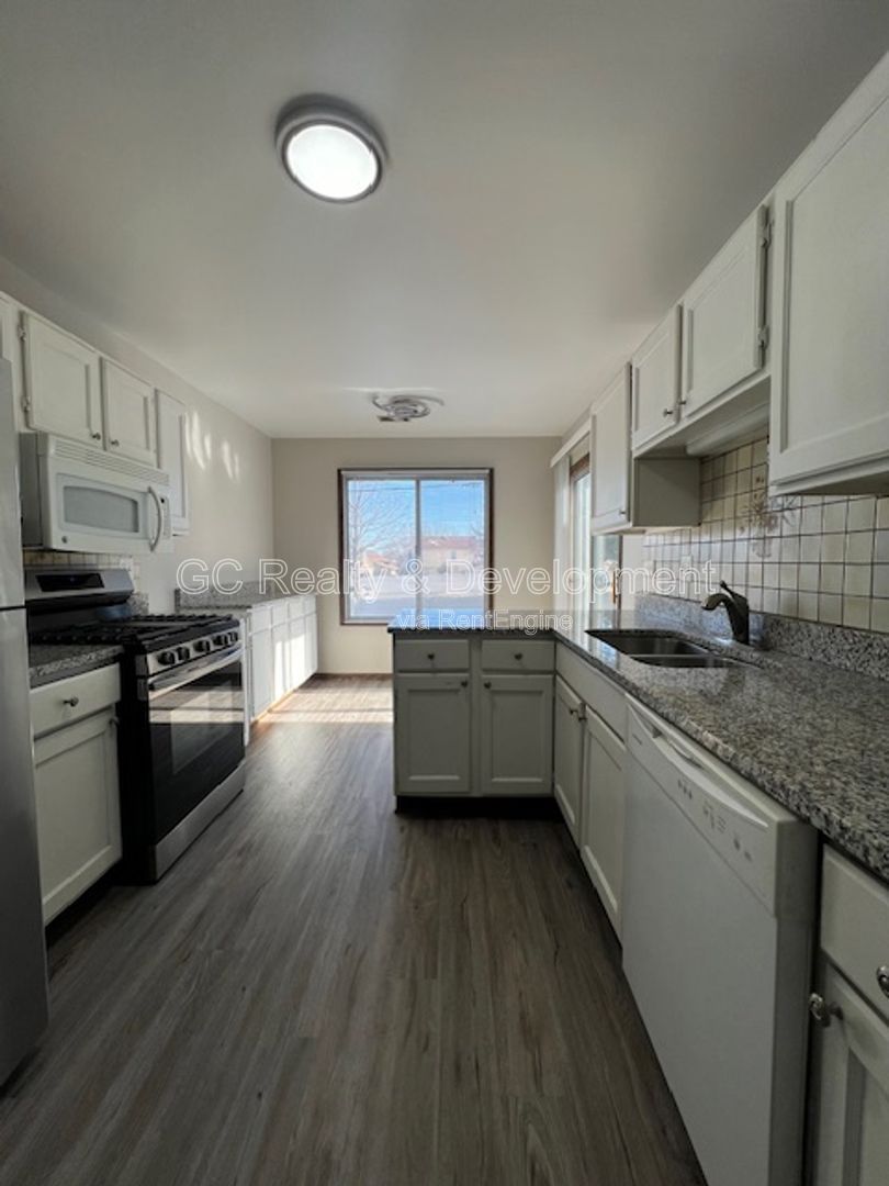 *** COMING SOON 5/15/26! / 2 BDRM - 2 BTH / SCHOOL DISTRICT 68 / 2ND FLOOR UNIT / PET FRIENDLY / ATTACHED GARAGE  *** property image