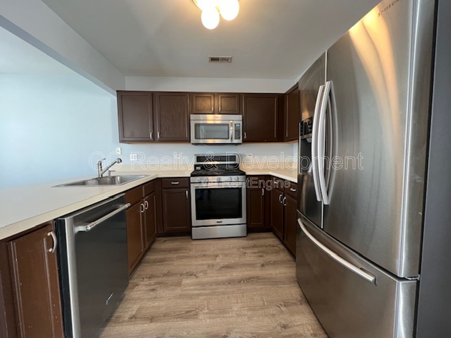 *** COMING SOON 5/15/26! / 3 BDRM - 2.5 BTH / RECENTLY UPDATED / PET FRIENDLY / W&D IN UNIT / SS APPL / FRONT PORCH *** property image