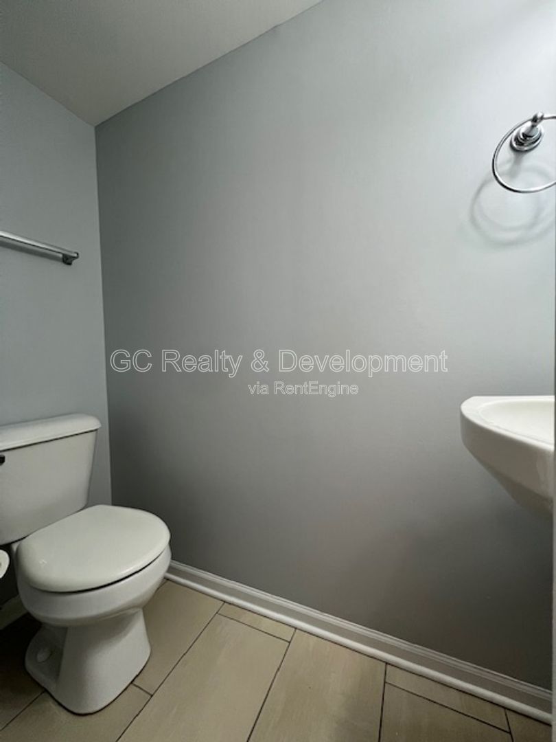 *** COMING SOON 5/15/26! / 3 BDRM - 2.5 BTH / RECENTLY UPDATED / PET FRIENDLY / W&D IN UNIT / SS APPL / FRONT PORCH *** property image