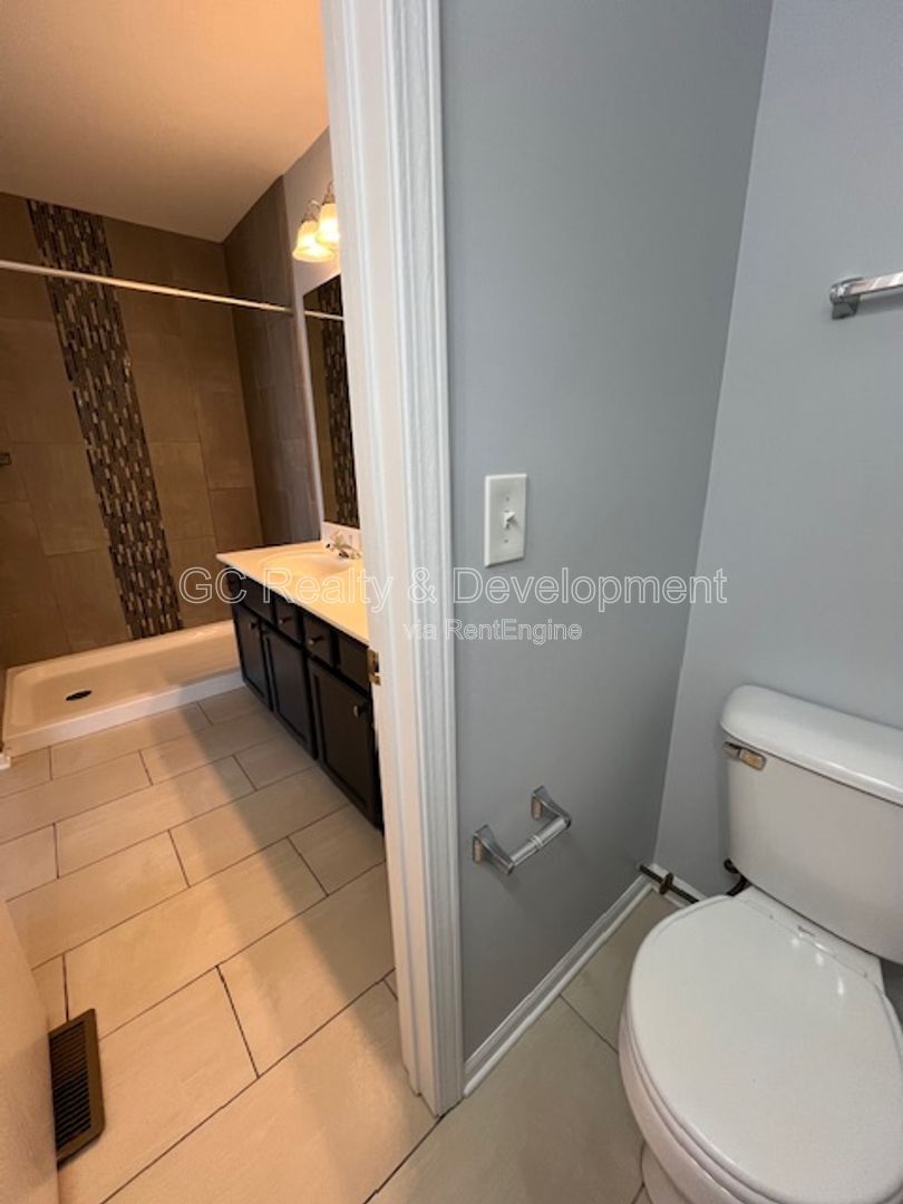 *** COMING SOON 5/15/26! / 3 BDRM - 2.5 BTH / RECENTLY UPDATED / PET FRIENDLY / W&D IN UNIT / SS APPL / FRONT PORCH *** property image