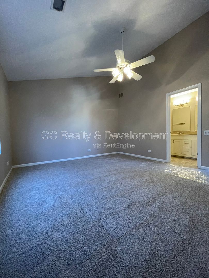 *** COMING SOON 5/15/26!/ NAPERVILLE LOCATION / END-UNIT TOWNHOME / 2 BDRM / 2.5 BTH / ATTACHED GARAGE *** property image