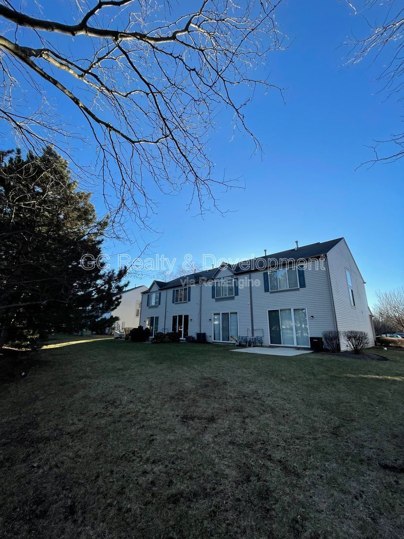 *** COMING SOON 5/15/26!/ NAPERVILLE LOCATION / END-UNIT TOWNHOME / 2 BDRM / 2.5 BTH / ATTACHED GARAGE *** property image