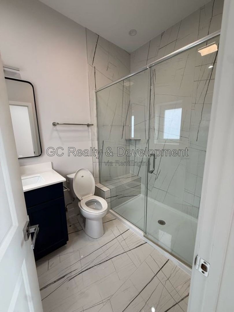 *** 2BR-2BA / CENTRAL AIR / PARKING AVAILABLE / EASY COMMUTE / KITCHEN APPL INCL / IN-UNIT LAUNDRY *** property image