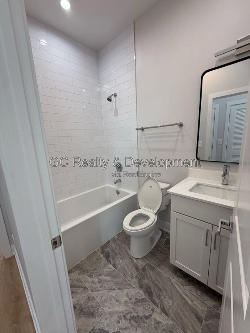 *** 2BR-2BA / CENTRAL AIR / PARKING AVAILABLE / EASY COMMUTE / KITCHEN APPL INCL / IN-UNIT LAUNDRY *** property image