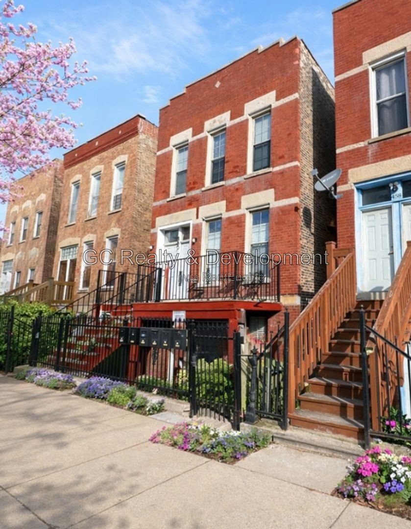 *** 1 MONTH FREE / 2 BDRM - 2 BTH /TOP FLOOR UNIT / FREE LAUNDRY ON SITE / WIFI INCLUDED *** property image