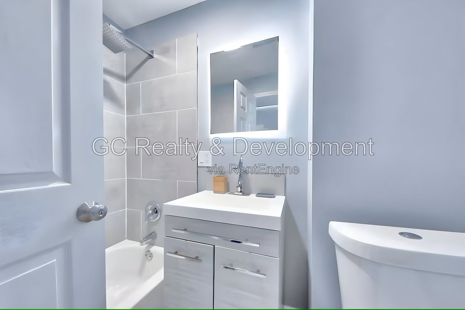*** 1 MONTH FREE / 2 BDRM - 2 BTH /TOP FLOOR UNIT / FREE LAUNDRY ON SITE / WIFI INCLUDED *** property image