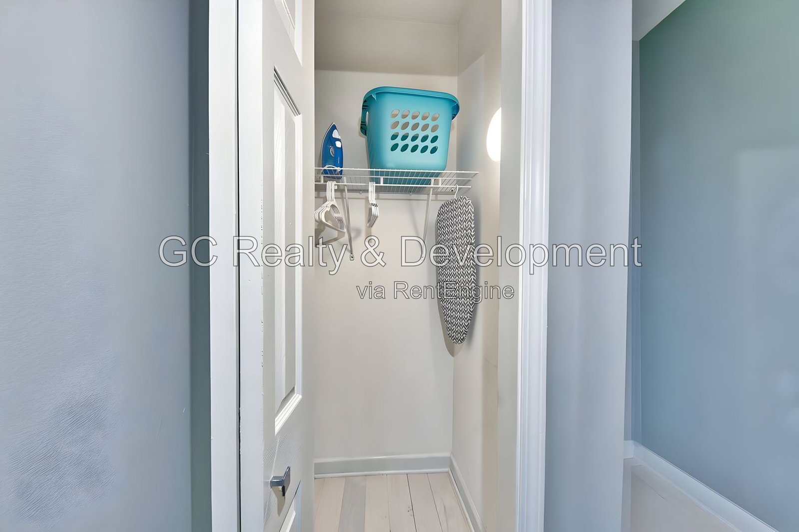 *** 1 MONTH FREE / 2 BDRM / FREE LAUNDRY ON SITE / PET FRIENDLY / COMMUTER FRIENDLY *** property image