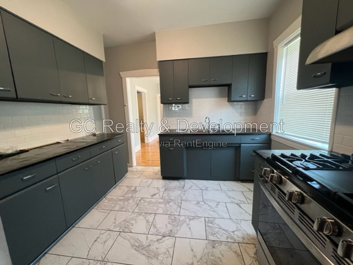 ***FOREST PARK / 2 BDRM / TENANT PAYS ELECTRIC ONLY / ONE PARKING SPACE / COIN LAUNDRY IN BUILDING*** property image