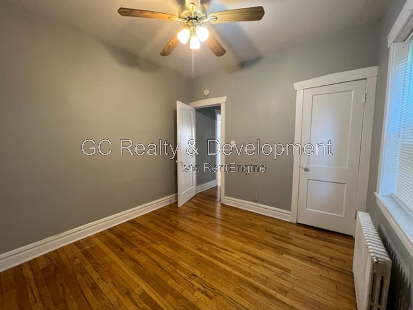 ***FOREST PARK / 2 BDRM / TENANT PAYS ELECTRIC ONLY / ONE PARKING SPACE / COIN LAUNDRY IN BUILDING*** property image