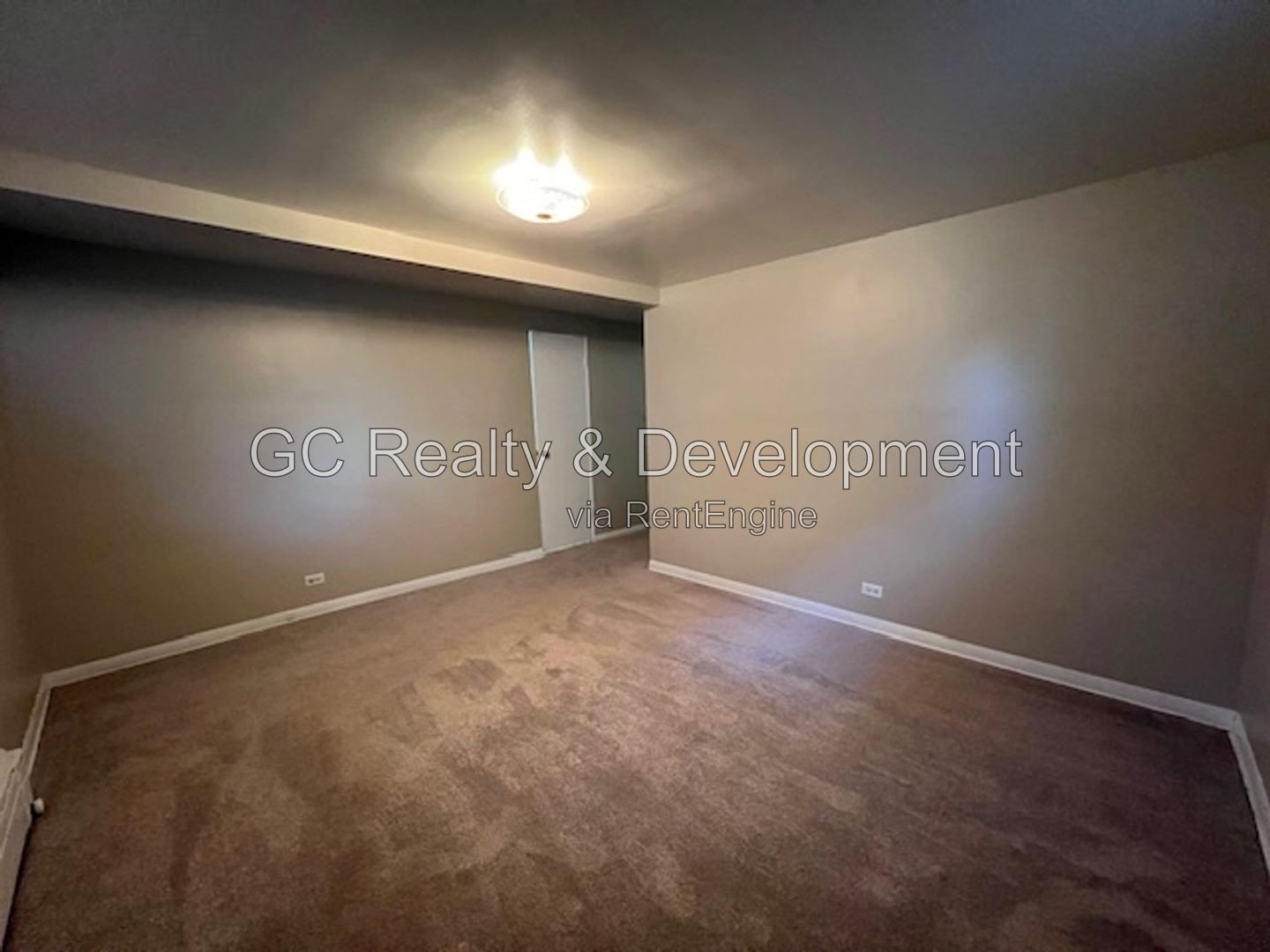 ***FOREST PARK / 1 BDRM / APPLIANCE INLC / TENANT PAYS ELECTRIC ONLY / LAUNDRY IN BUILDING*** property image