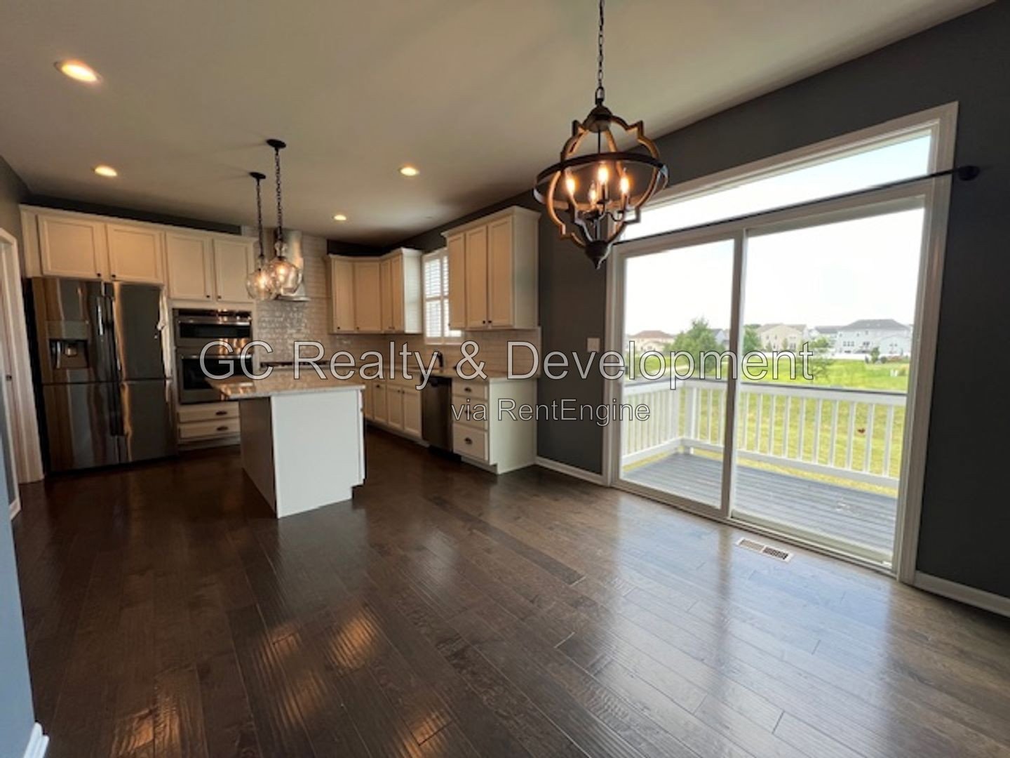 *** SOUTH ELGIN 4 BDRM -3.5 BTH / ST CHARLES SCHOOL DIST. / 3 CAR ATTACHED GARAGE *** property image