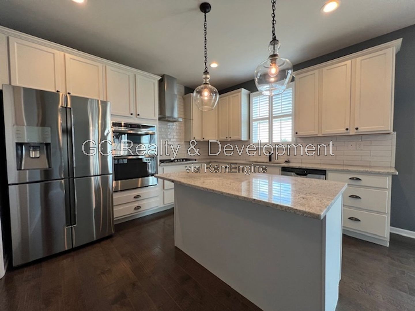 *** SOUTH ELGIN 4 BDRM -3.5 BTH / ST CHARLES SCHOOL DIST. / 3 CAR ATTACHED GARAGE *** property image