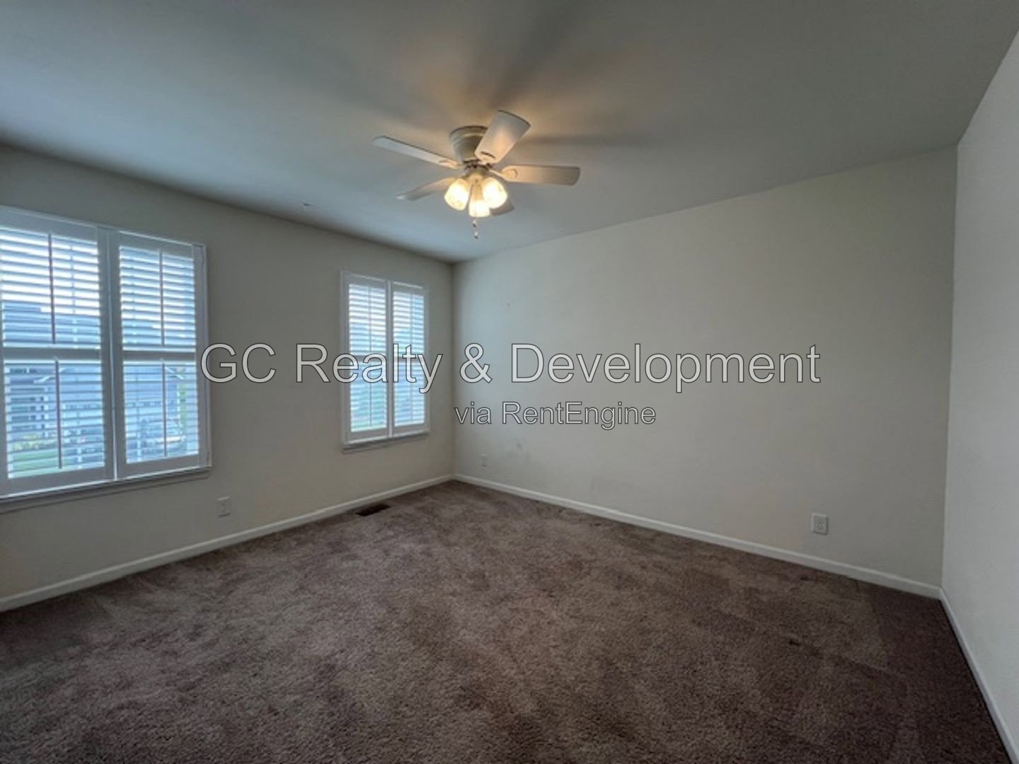 *** SOUTH ELGIN 4 BDRM -3.5 BTH / ST CHARLES SCHOOL DIST. / 3 CAR ATTACHED GARAGE *** property image
