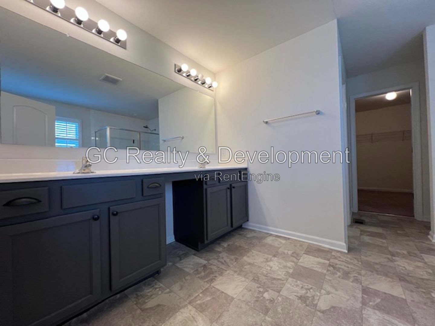 *** SOUTH ELGIN 4 BDRM -3.5 BTH / ST CHARLES SCHOOL DIST. / 3 CAR ATTACHED GARAGE *** property image