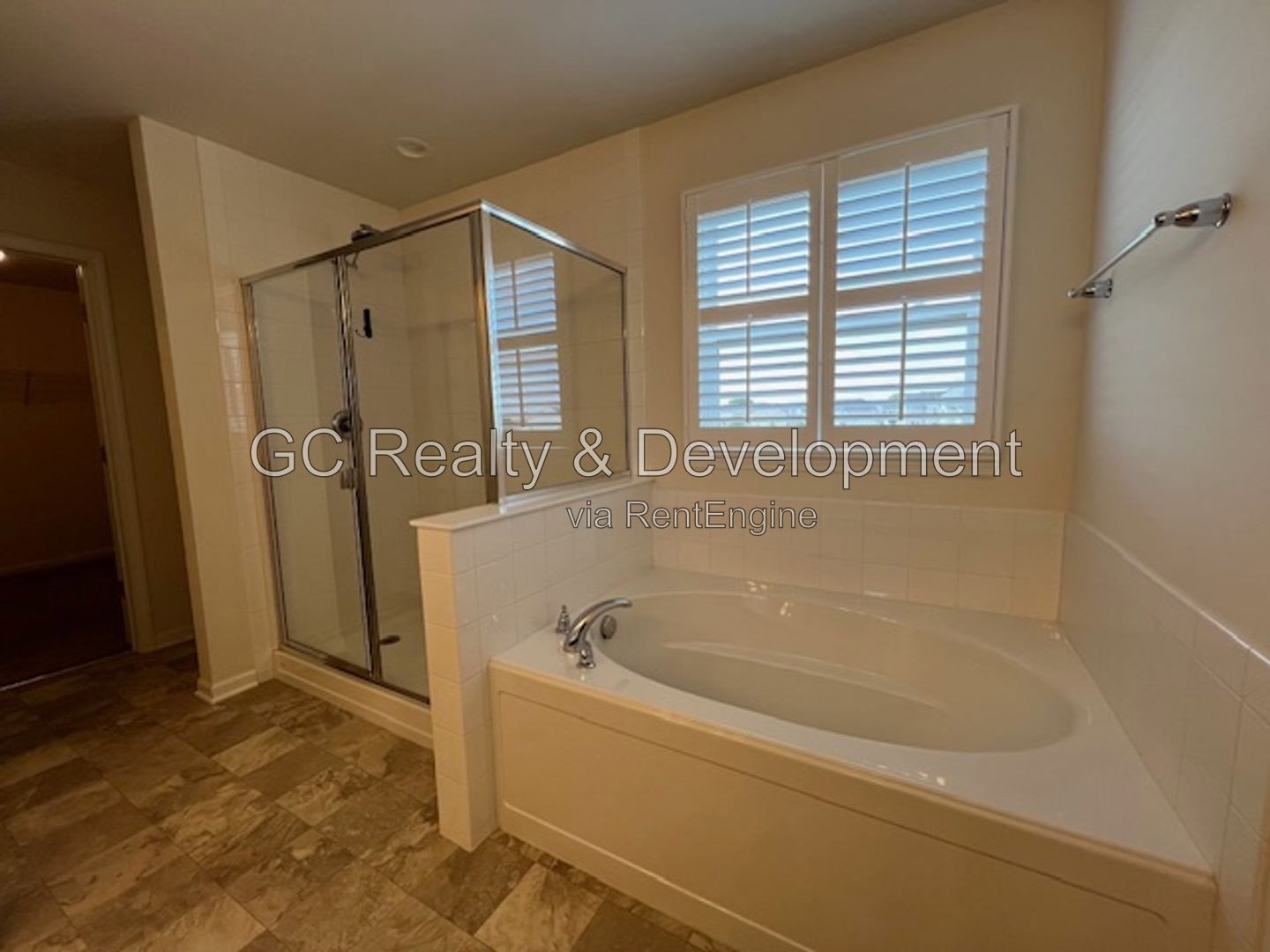 *** SOUTH ELGIN 4 BDRM -3.5 BTH / ST CHARLES SCHOOL DIST. / 3 CAR ATTACHED GARAGE *** property image