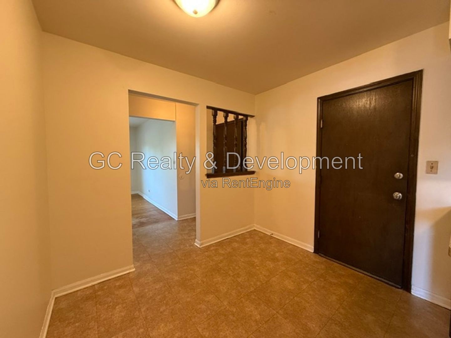 *** 2 BDRM / ONLY PAY ELECTRIC / COMMON AREA LAUNDRY / 2 PARKING INCL *** property image