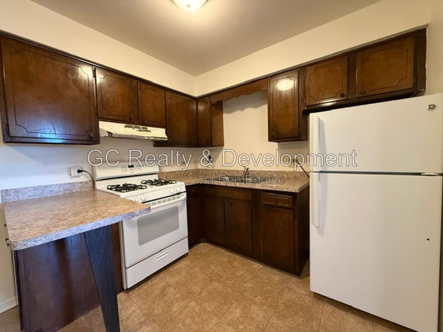 *** 2 BDRM / ONLY PAY ELECTRIC / COMMON AREA LAUNDRY / 2 PARKING INCL *** property image