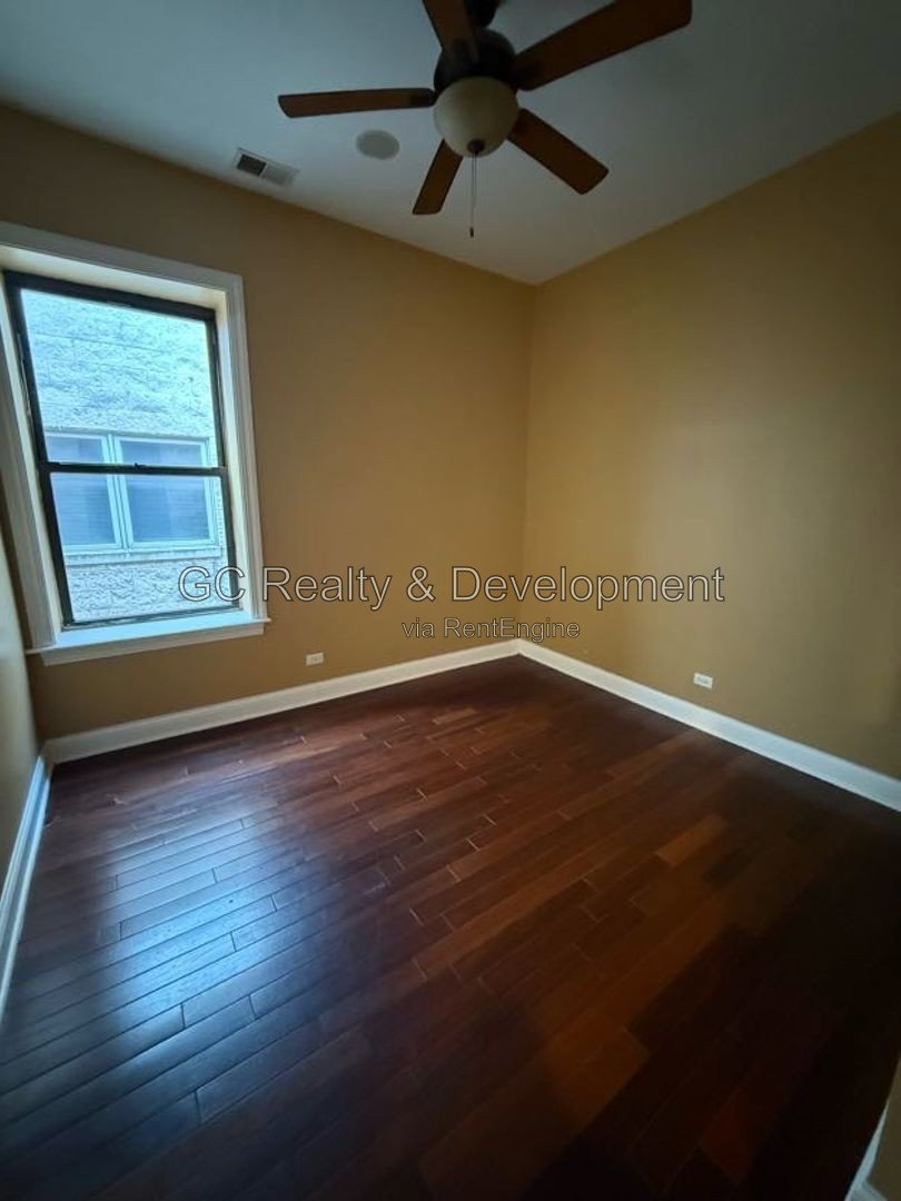*** RECENTLY UPDATED 3BR - 2BA / IN-UNIT LAUNDRY / SS APPLIANCES / PARKING INCLUDED *** property image