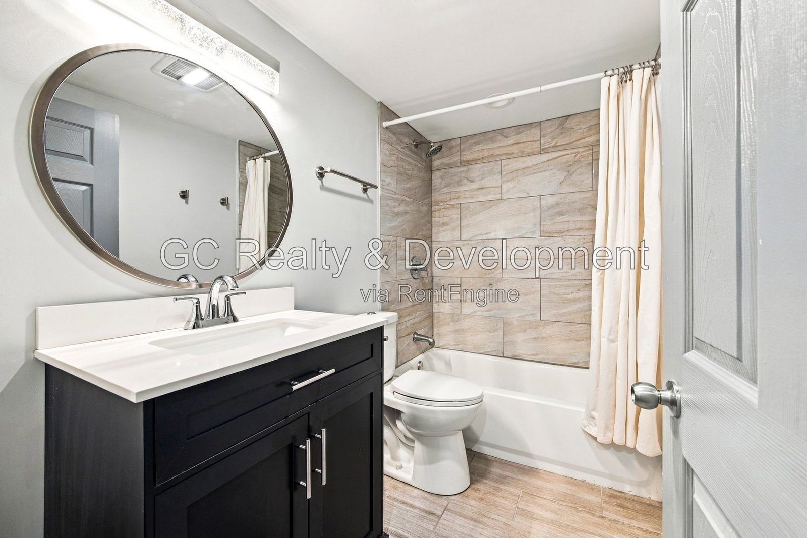 *** GUT REHAB 2 STORY 3BR - 3BA / SS APPLIANCES / IN-UNIT LAUNDRY / PET FRIENDLY *** property image