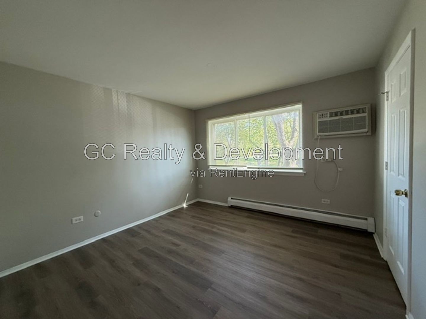 *** 1BR, 1BA / IN-UNIT LAUNDRY / PAY ONLY ELECTRIC *** property image