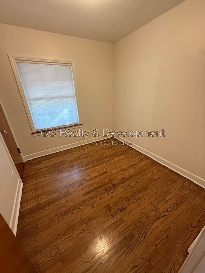 *** 3BR / SS APPLIANCES / IN-UNIT LAUNDRY / PARKING INCL / FENCED YARD / HARDWOOD FLOORS *** property image