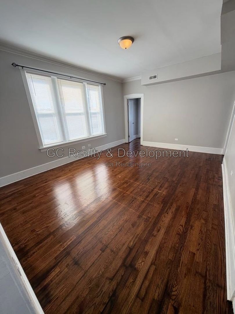 *** 3BR-2BA / CENTRAL AIR / ON-SITE LAUNDRY / PARKING AVAIL / PET FRIENDLY / SUNROOM *** property image